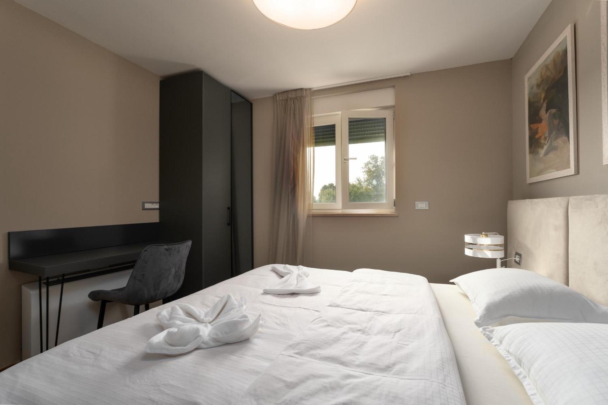 Larum Apartmens Vrsar Exterior foto