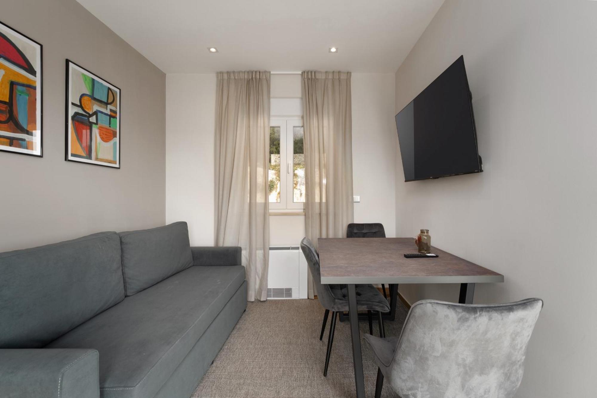 Larum Apartmens Vrsar Exterior foto