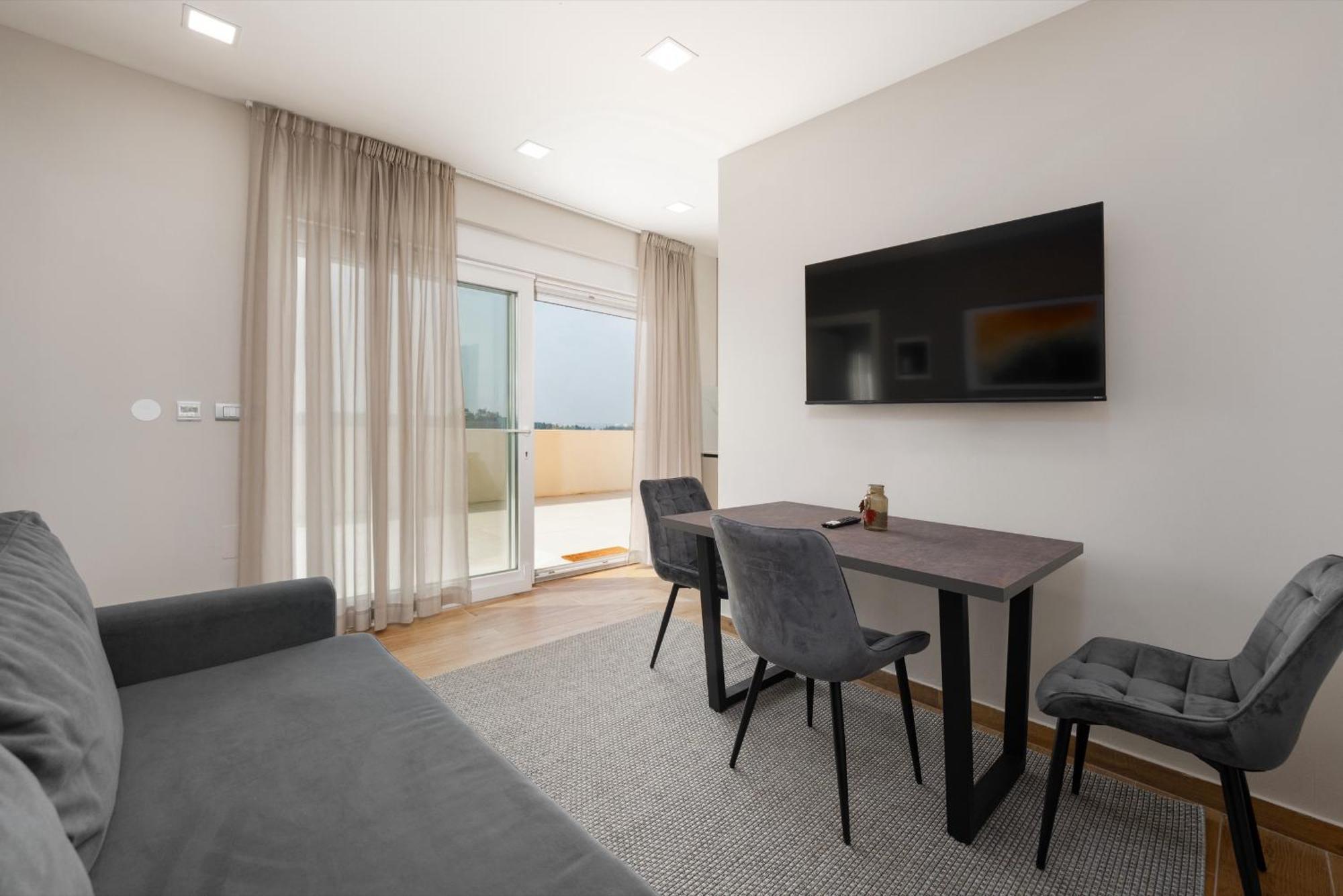 Larum Apartmens Vrsar Exterior foto