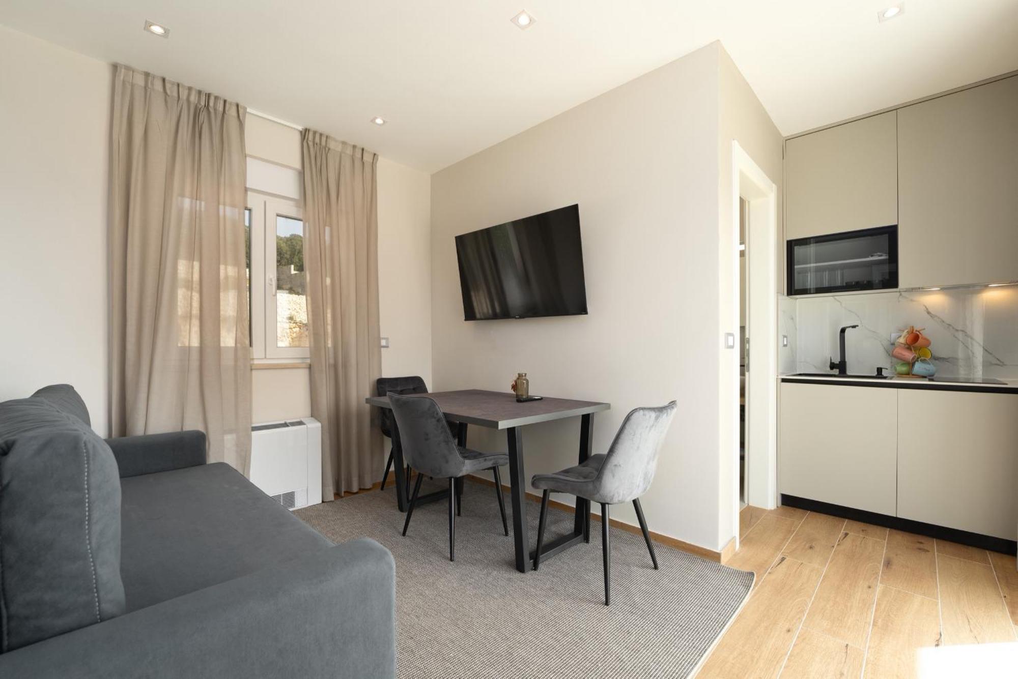 Larum Apartmens Vrsar Exterior foto