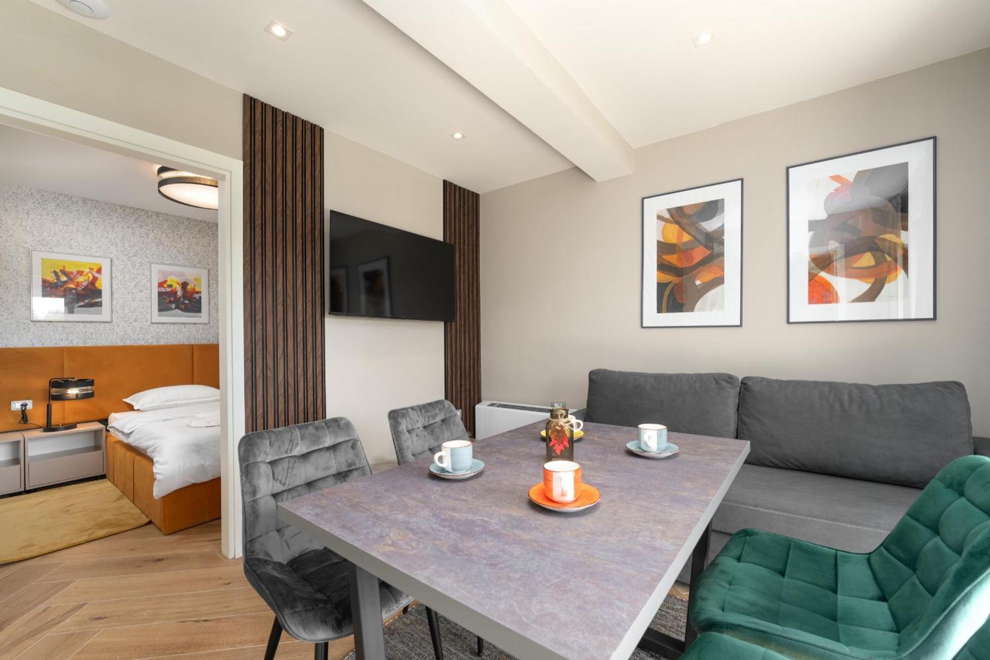 Larum Apartmens Vrsar Exterior foto